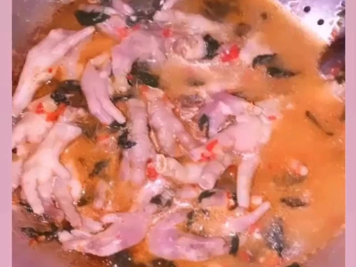 Langkah Gampang Membuat Resep Ceker kuah Pedas daun kemangi yang Sempurna Anti Ribet, Mantap