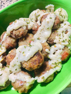 Una foto de ALBÓNDIGAS DE CARNE PICADA VACUNA (al horno)🧆🥘🧆🥘