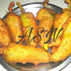 A picture of Stuffed Mirchi Wada/Bharwa Mirchi.