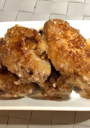A picture of Pan fried Chicken wing with garlics favour 蒜香雞翼.