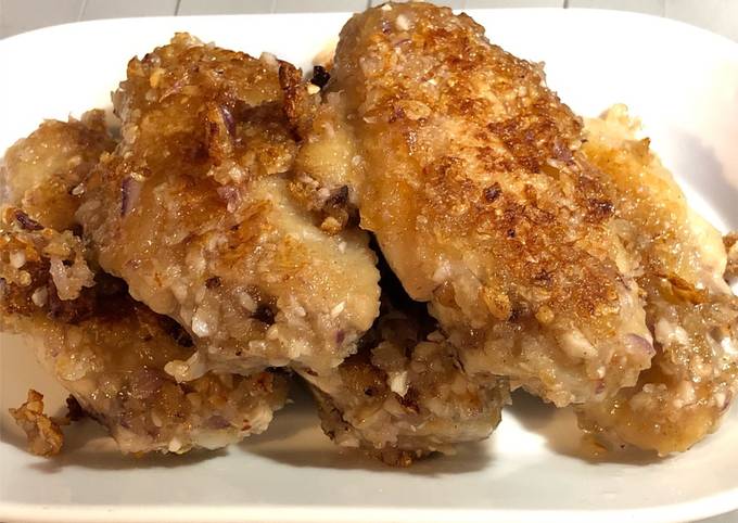 Steps to Make Ultimate Pan fried Chicken wing with garlics favour 蒜香雞翼