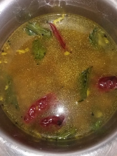 பூண்டு மிளகு ரசம் (Poondu milagu rasam recipe in tamil) செய்முறை முக்கிய புகைப்படம்