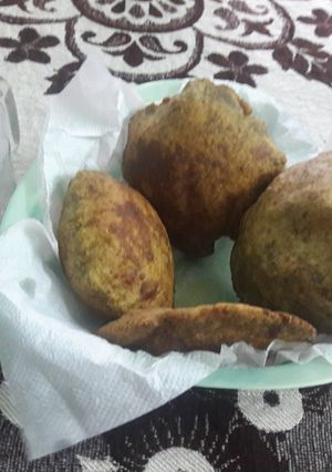 A picture of Leftover Pudina Chutney Poori.
