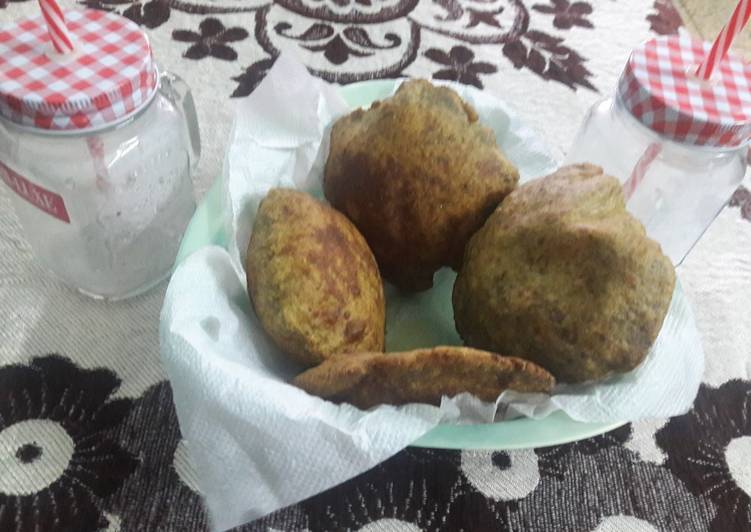 Recipe of Quick Leftover Pudina Chutney Poori