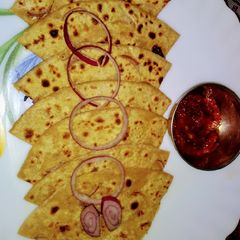 A picture of Onion paratha.