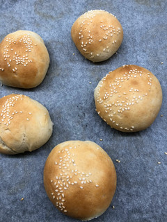 A picture of Burger Buns.