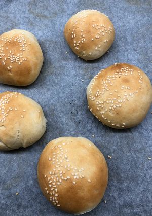 A picture of Burger Buns.