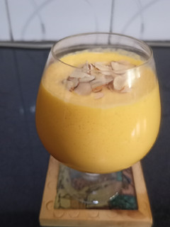 A picture of Mango shake.
