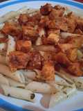 Pasta plumas con pollo rostizado