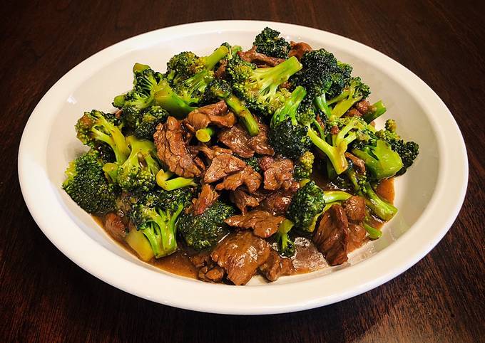 Recipe of Quick Sautéed Broccoli and Beef with Sesame Gravy