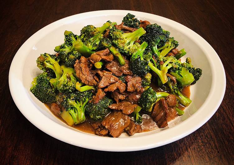 Sautéed Broccoli and Beef with Sesame Gravy Sautéed Broccoli and Beef with Sesame Gravy