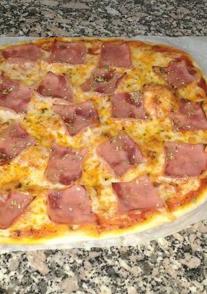 Una foto de Pizza de jamón