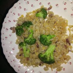 A picture of Fried Brown Rice, Broccoli, Red Lentil Mix (Serves 3).