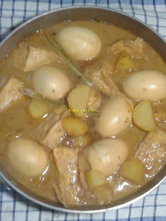 Langkah Mudah untuk Menyiapkan Resep Semur KenTaTel (kentang tahu telur)😍 yang Bisa Manjain Lidah Anti Ribet, Bisa Manjain Lidah