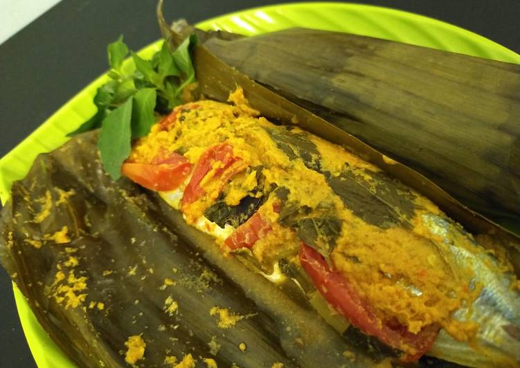 Bagaimana Masak Pepes Ikan Kembung Cepat