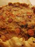 Torta salata patate, wurstel e carote