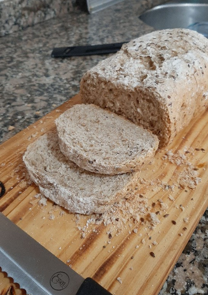Una foto de Pan integral con semillas