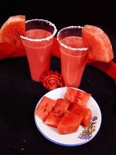 वाटरमेलन जूस (watermelon juice recipe in Hindi) रेसिपी मुख्य फोटो