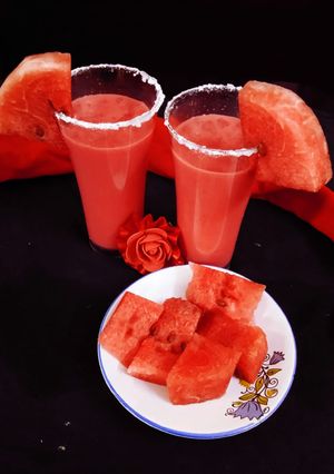 वाटरमेलन जूस (watermelon juice recipe in Hindi) रेसिपी मुख्य फोटो