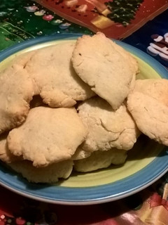 Una foto de Galletas navideñas de esencia de nuez sin manteca
