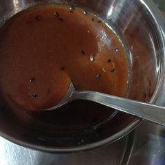 A picture of Meethi chutney.