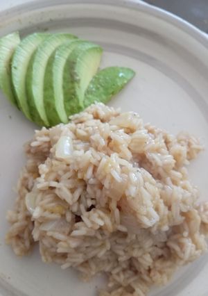 Una foto de Arroz vegano con durazno y umeboshi