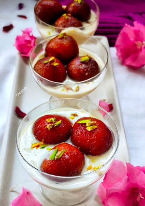 রাবড়ি গুলাবজামুন (rabri gulabjamun recipe in Bengali) রেসিপির প্রধান ছবি