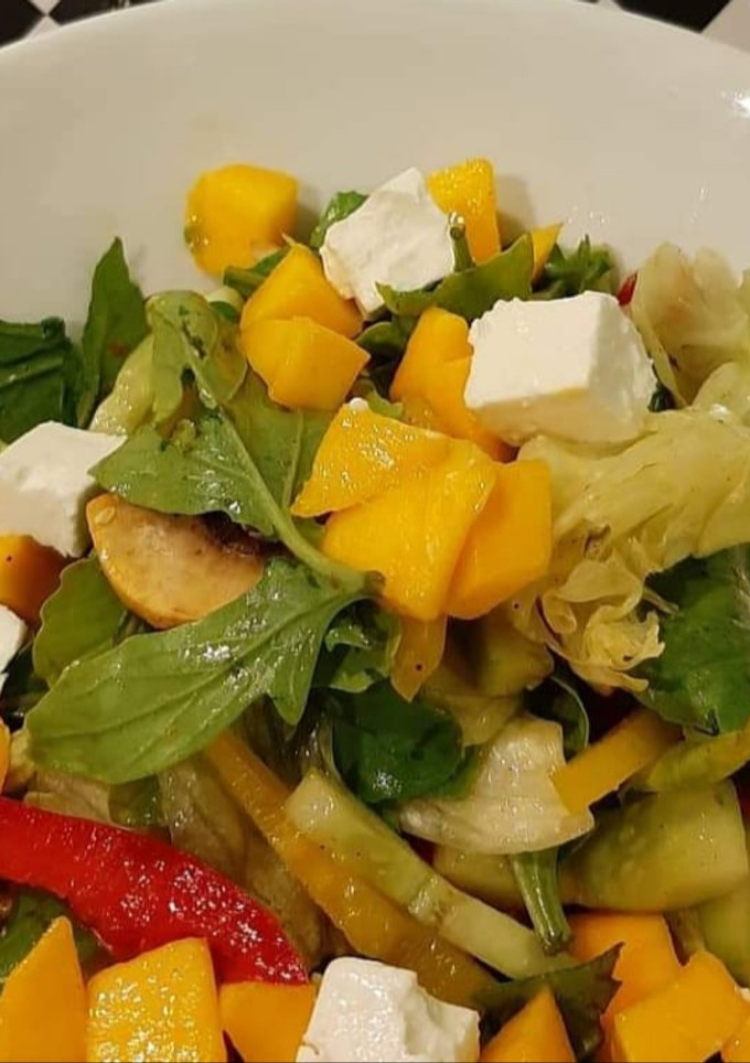 A picture of Refreshing mango salad.