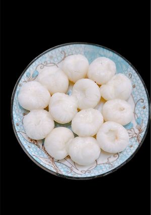 Hình của món Vải thiều nhồi sữa chua.