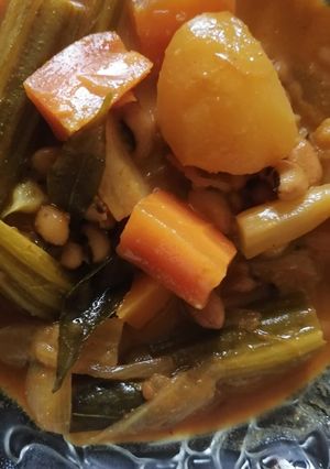 A picture of Groundnut & Black Eye Beans Curry.