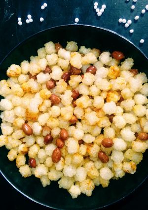 कुरकुरीत नायलॉन साबुदाणा चिवडा (उपवास special) (kurkurit nylon sabudana chivda recipe in marathi) रेसिपी चे मुख्य फोटो 