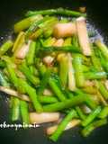 หน่อไม้ฝรั่งผัดน้ำมันหอย