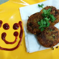 A picture of Suji aloo cutlets.