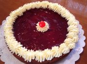 Una foto de cheesecake de frambuesa