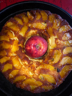 Una foto de Torta de manzana invertida😋