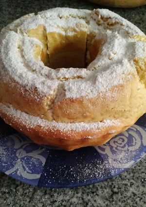 Una foto de Bizcocho básico en forma de rosca