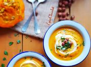 Une photo de soupe potimarron