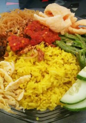 Foto resep Nasi kuning ricecooker