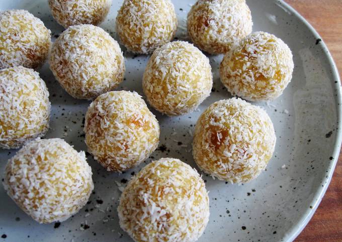 Apricot & Oats Balls