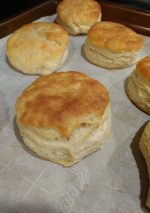 A picture of Buttermilk Biscuits.