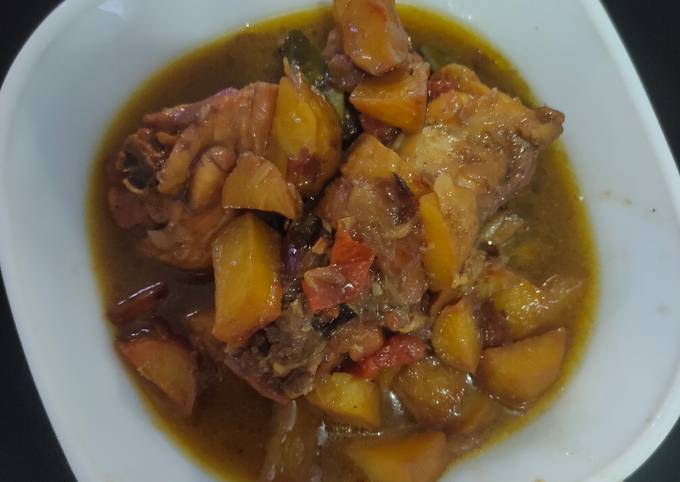 Semur ayam kentang