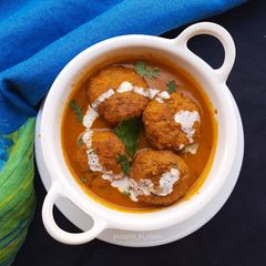 A picture of Lauki kofta.