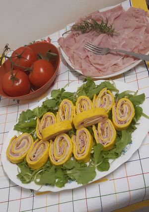 Foto di Ŕotolo di frittata prosciutto e provola
