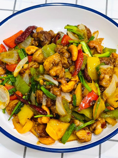 A picture of Chicken Stir-Fry with Cashew Nuts.