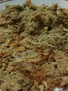 Una foto de Tallarines de arroz con pollo