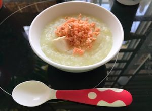 Hình của món Cháo cá hồi khoai lang phô mai cho bé.