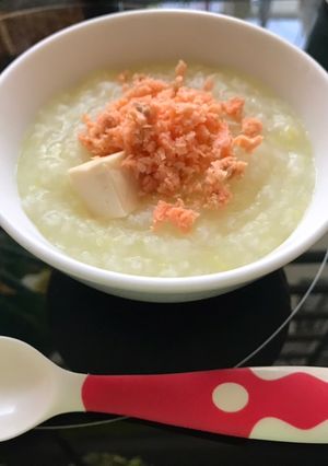 Hình của món Cháo cá hồi khoai lang phô mai cho bé.