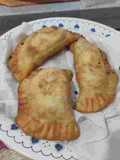 Empanadas de panchos, panceta y queso