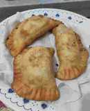 Empanadas de panchos, panceta y queso