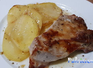 Foto principal de Secreto de cerdo asado a la miel con patatas